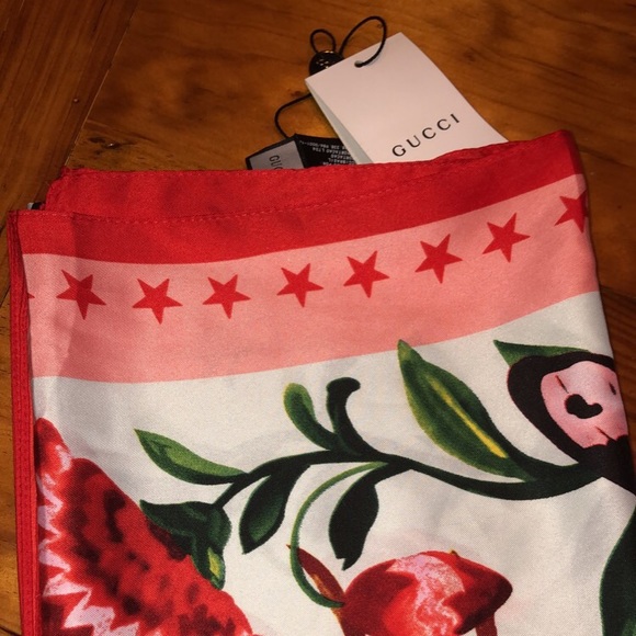 Gucci L’aveugle Par Amour Silk Scarf - Picture 5 of 5